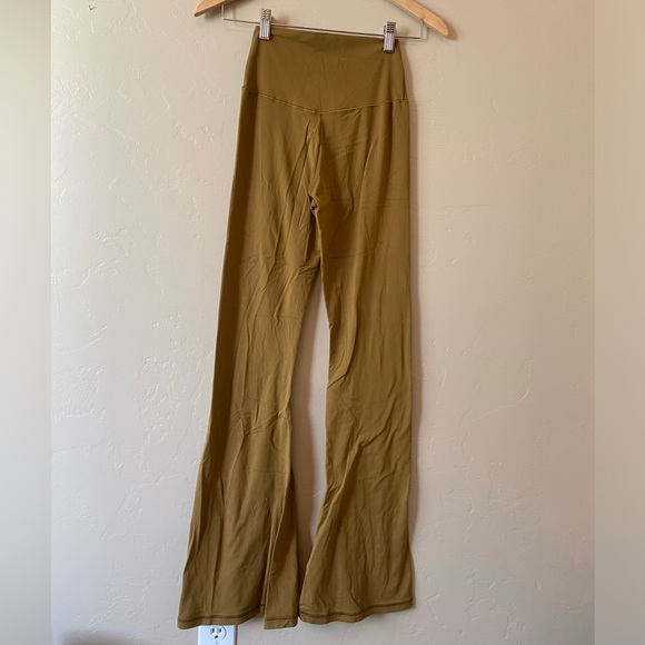 OFFLINE By Aerie Real Me High Waisted Crossover Flare Legging - Picture 2 of 6